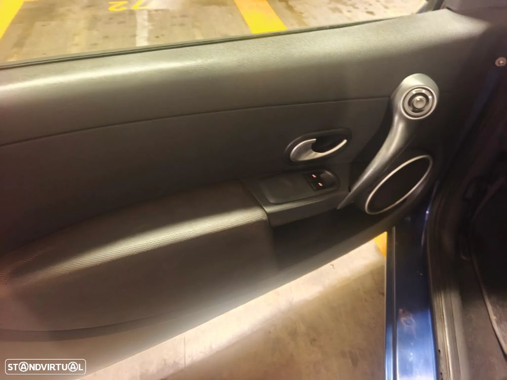 Renault Clio 1.2 16V Confort - 10