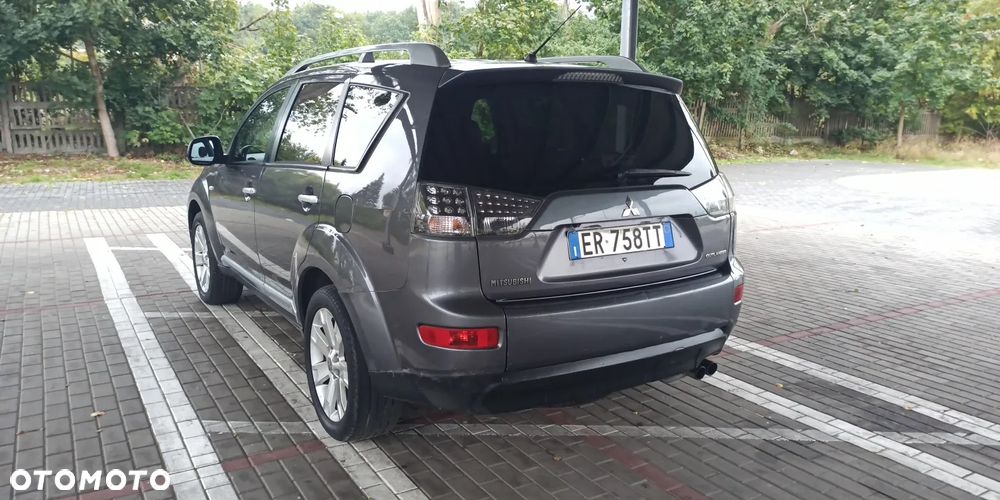 Mitsubishi Outlander 2.2 DID Intense + - 17