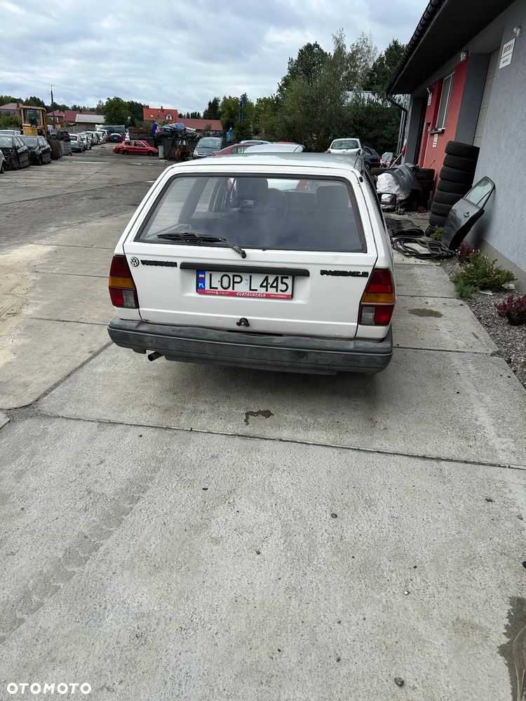 Volkswagen Passat - 2