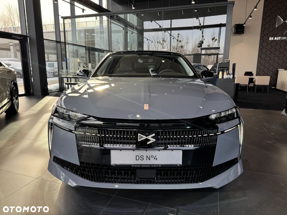 DS Automobiles N°4 - 4