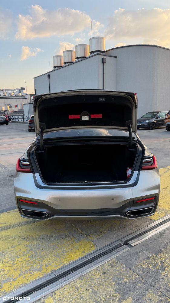 BMW Seria 7 740Li sport - 14
