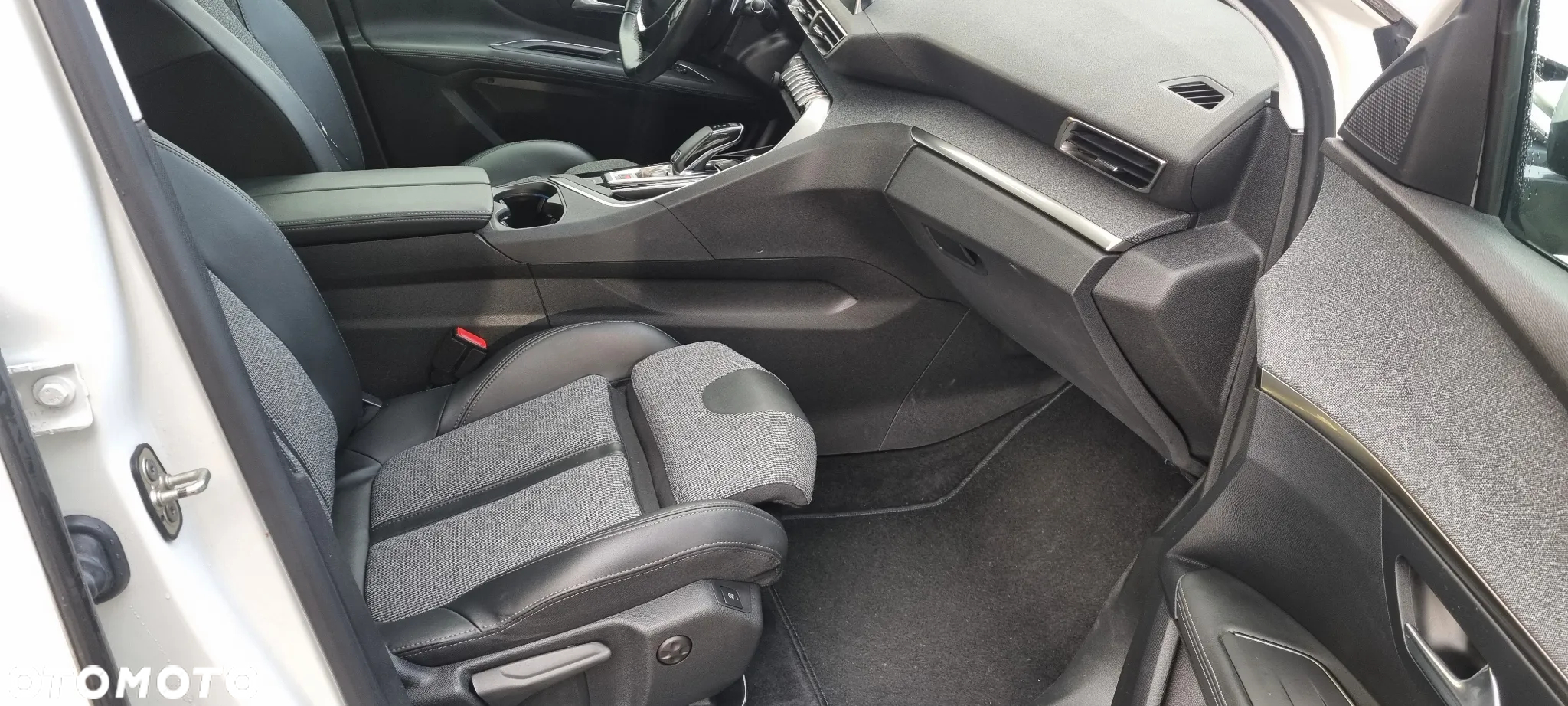 Peugeot 3008 BlueHDi 180 Stop & Start EAT8 Allure - 13