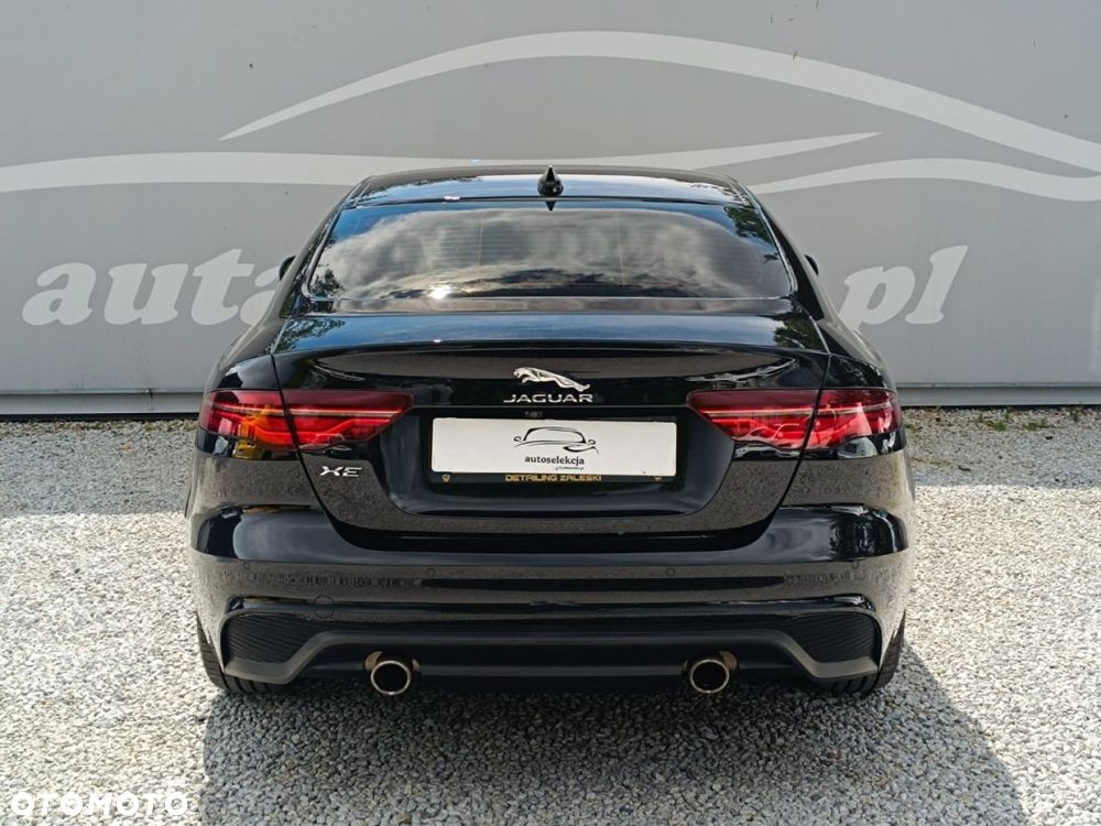 Jaguar XE - 15