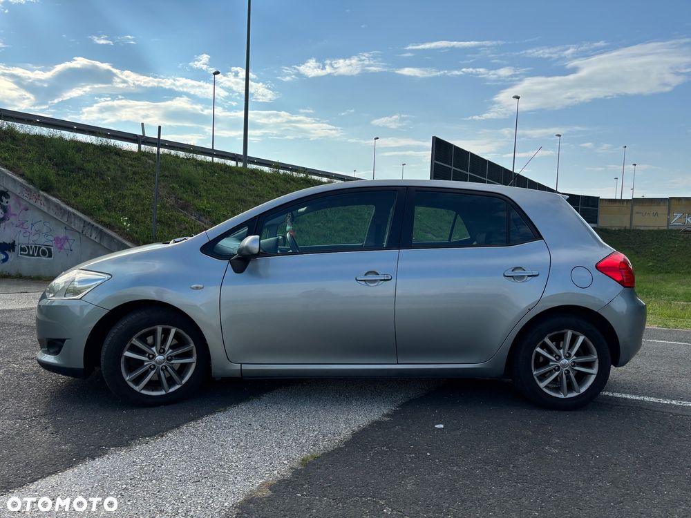 Toyota Auris 2.0 D-4D - 2
