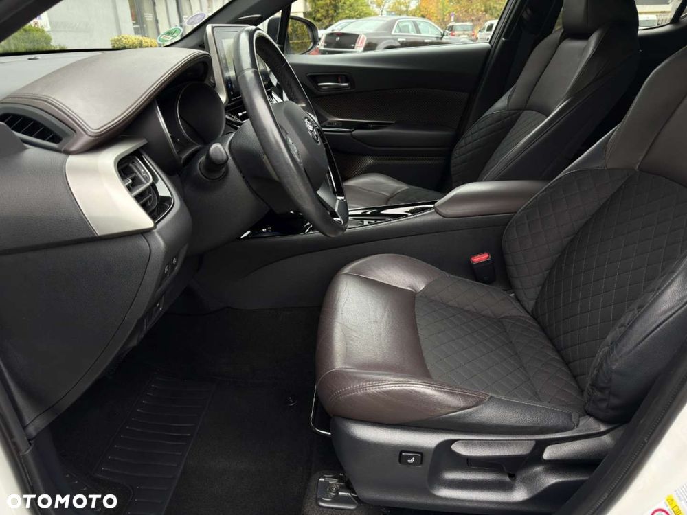 Toyota C-HR Hybrid Lounge - 18