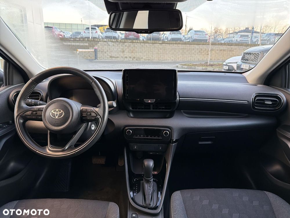 Toyota Yaris - 10