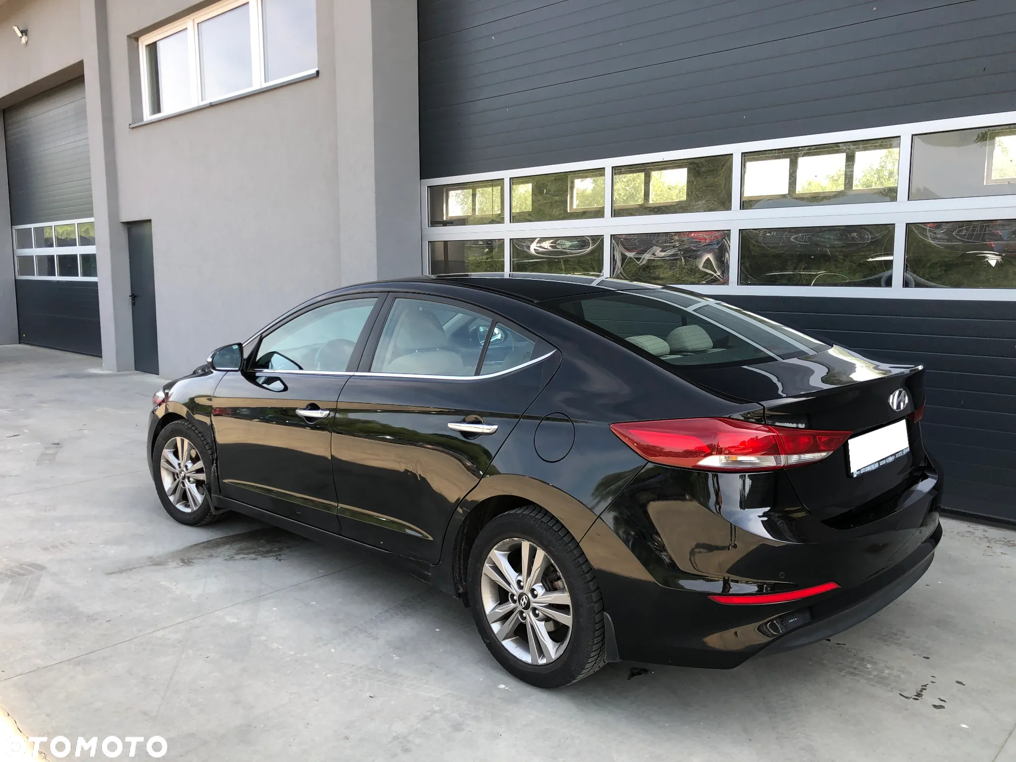 Hyundai Elantra 1.6 Comfort - 3