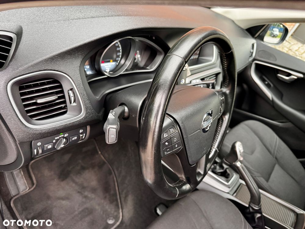 Volvo V40 T3 Kinetic - 14