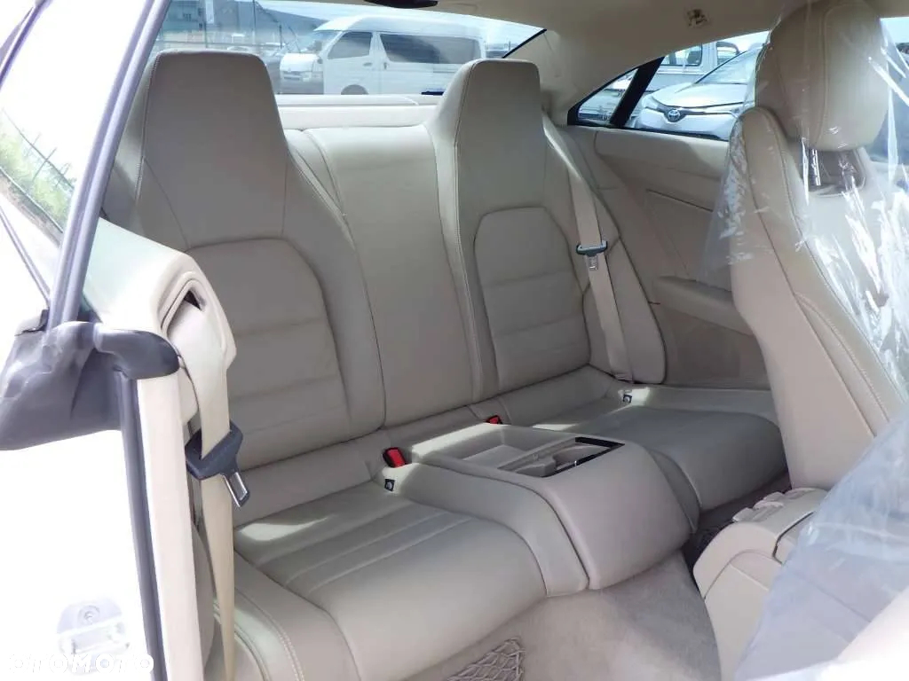 Mercedes-Benz Klasa E 350 Coupe 4Matic 7G-TRONIC - 31