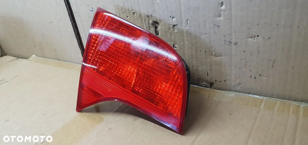 Lampa lewy tył tylna lewa w klapę Audi A4 B7 Kombi 8E9945093 - 4