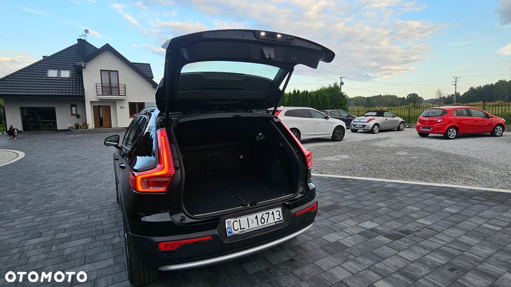Volvo XC 40 B4 B AWD DKG Plus Bright - 17