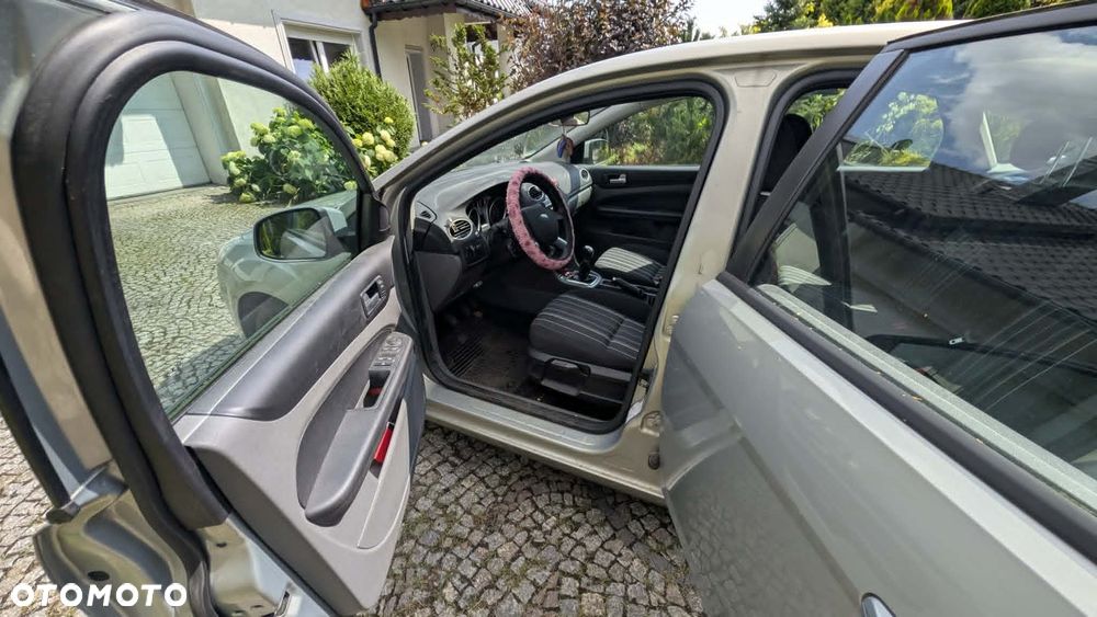 Ford Focus 1.8 FF Trend - 9