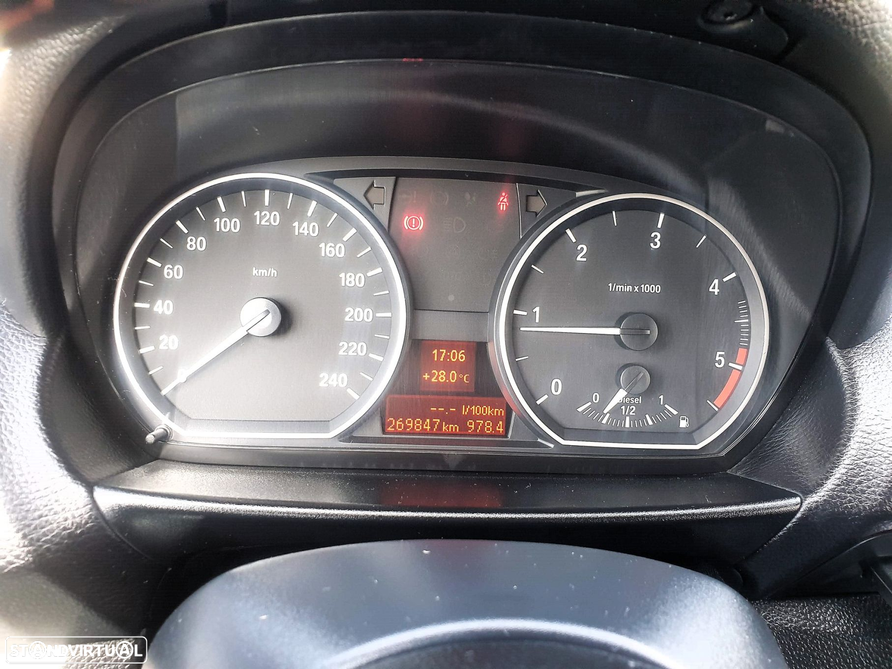BMW 118 d Pack M - 13