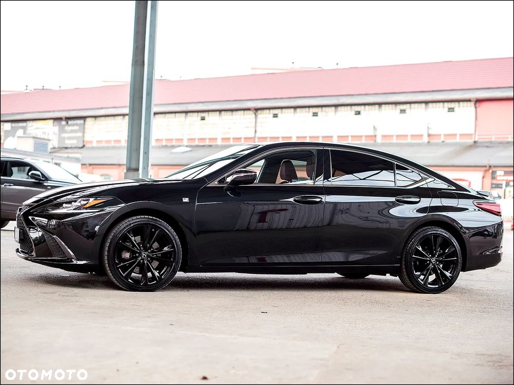 Lexus ES 300h F Sport - 4