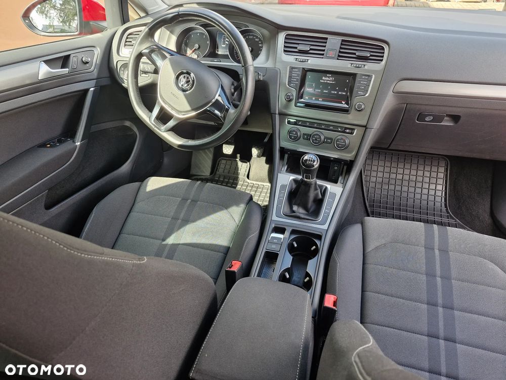 Volkswagen Golf - 24