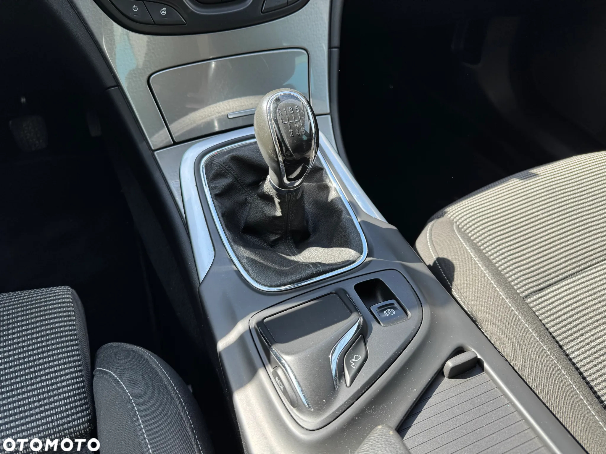 Opel Insignia - 14
