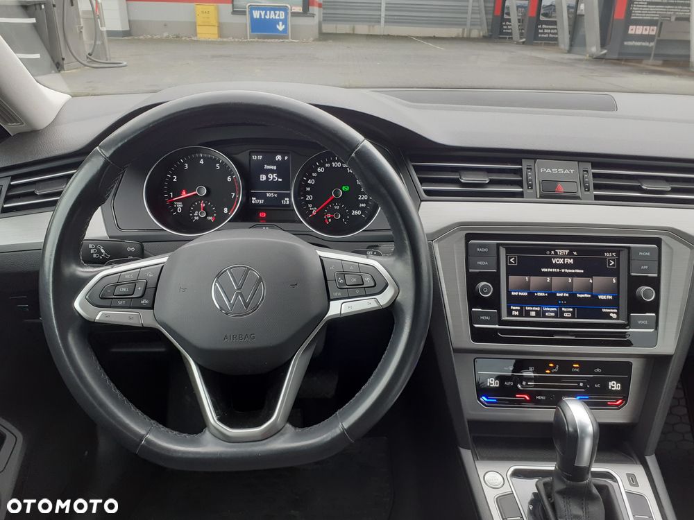 Volkswagen Passat - 9