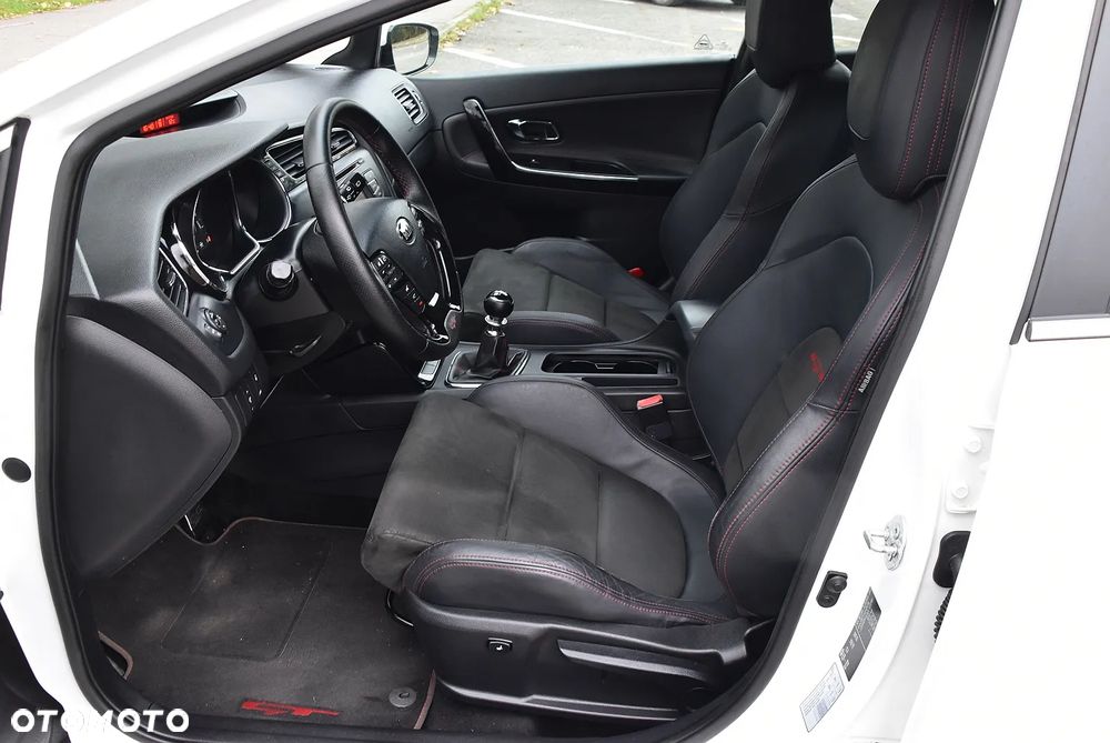 Kia Ceed - 27