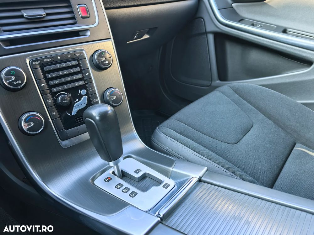 Volvo V60 D4 Geartronic Momentum - 7