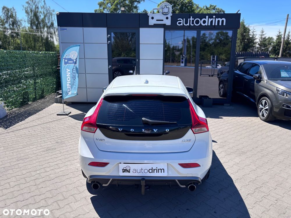 Volvo V40 D3 Geartronic RDesign - 14