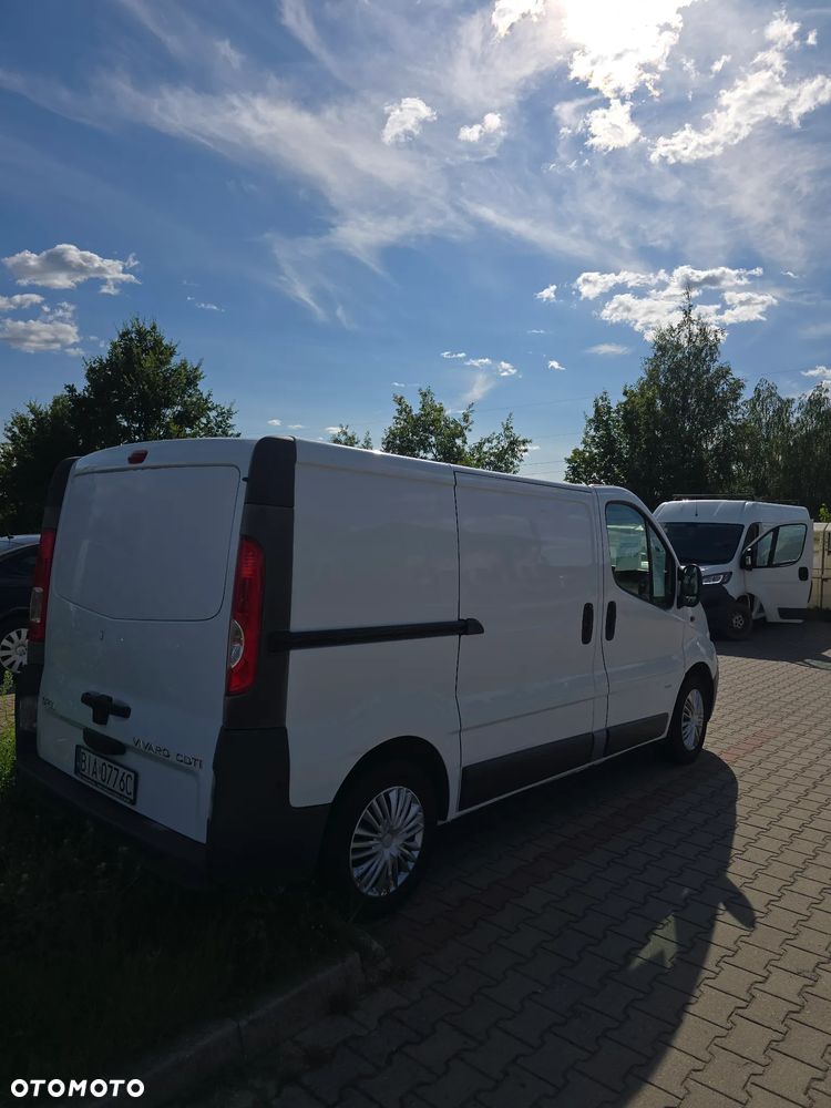 Opel Vivaro - 1