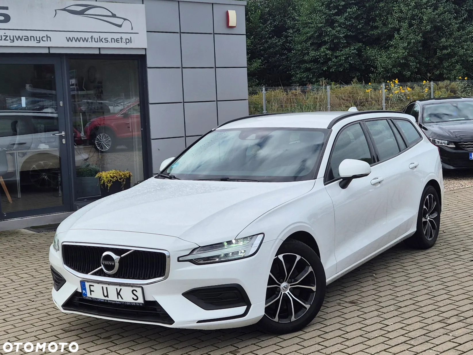 Volvo V60 B3 B DKG Momentum - 2