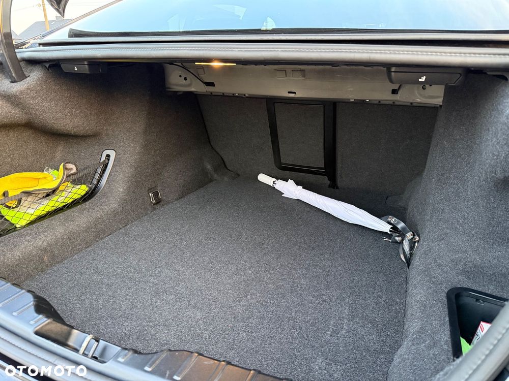 BMW Seria 5 525d xDrive - 28