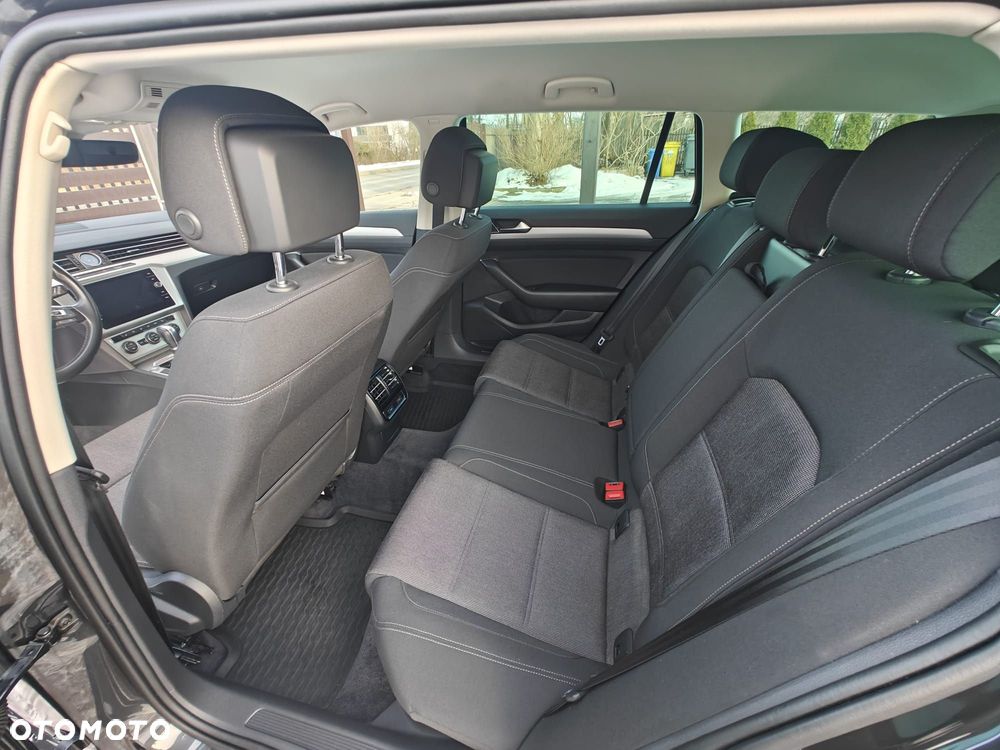 Volkswagen Passat Variant - 28