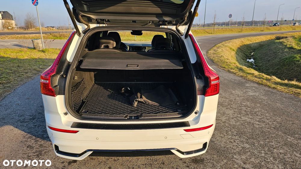 Volvo XC 60 B4 D AWD R-Design - 4