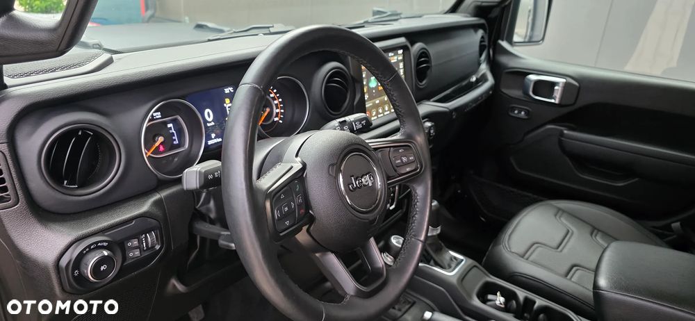 Jeep Wrangler - 22