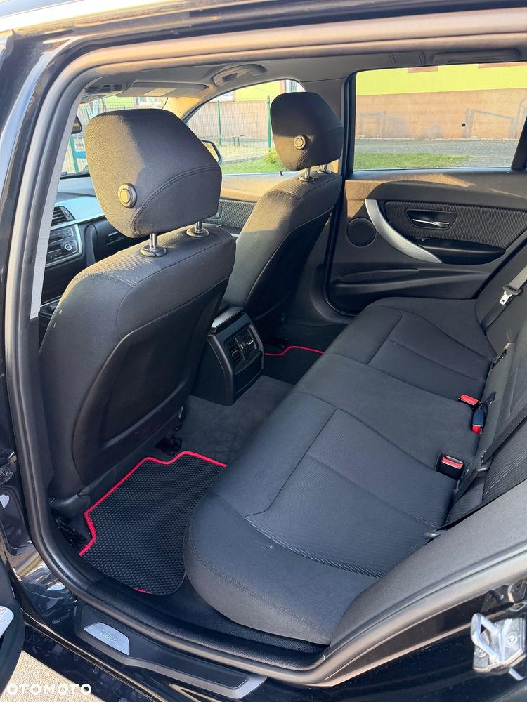 BMW Seria 3 318d Luxury Line - 13