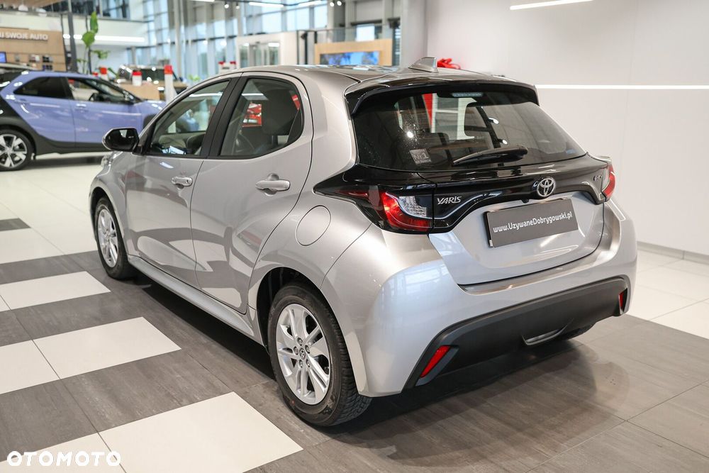 Toyota Yaris 2024 photo 3
