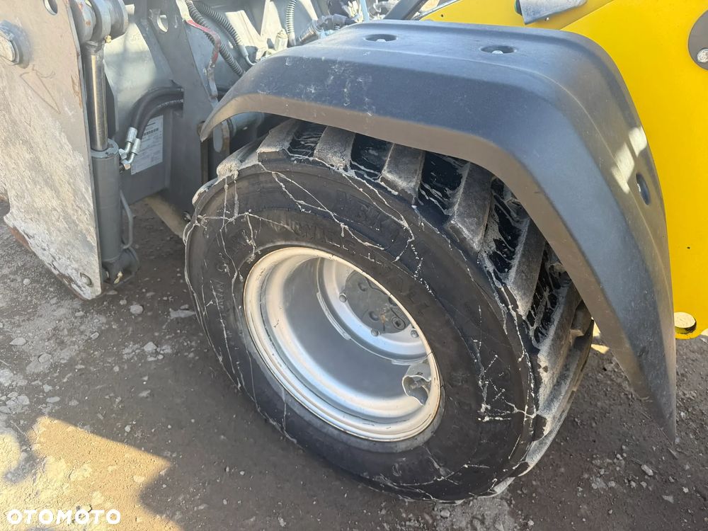 Wacker Neuson WL 28 - waga tylko 2800 kg - 18