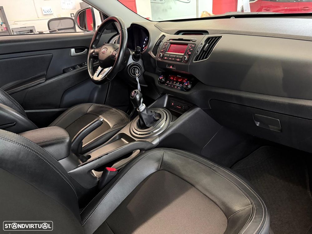 Kia Sportage 1.7 CRDI ISG More Edition - 10