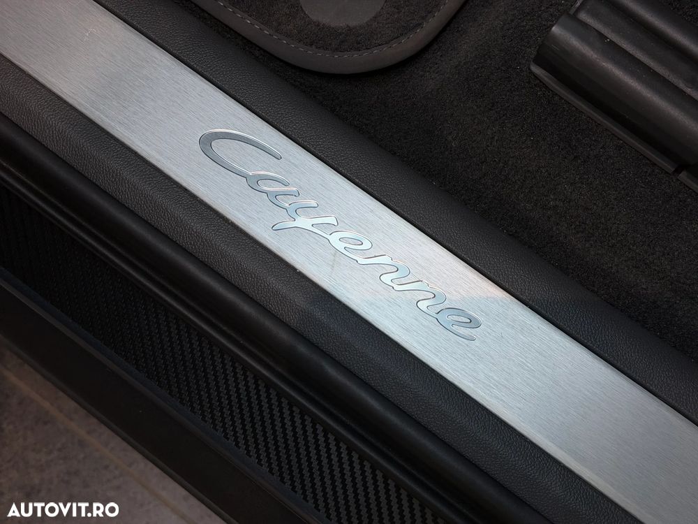 Porsche Cayenne Standard - 13