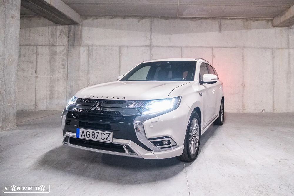 Mitsubishi Outlander - 1