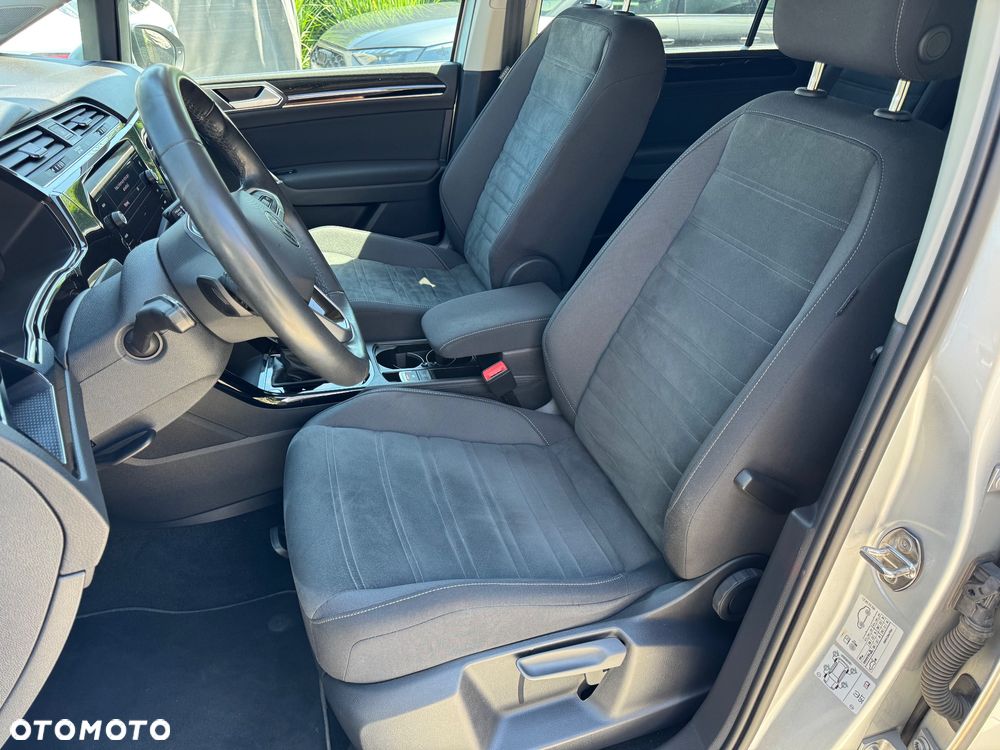 Volkswagen Touran - 9