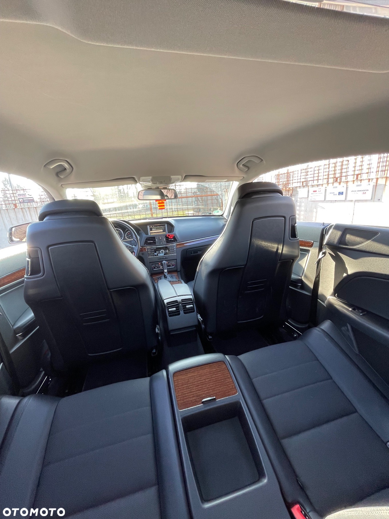 Mercedes-Benz Klasa E 200 CGI Coupe BlueEFFICIENCY Automatik Elegance - 15