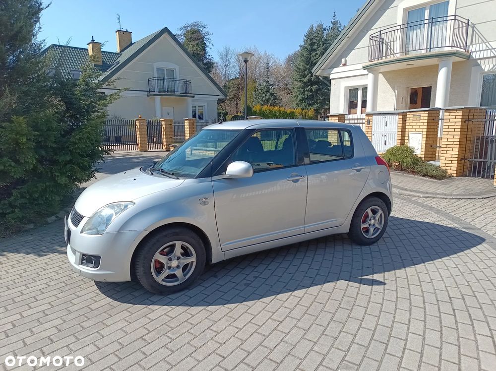 Suzuki Swift - 1