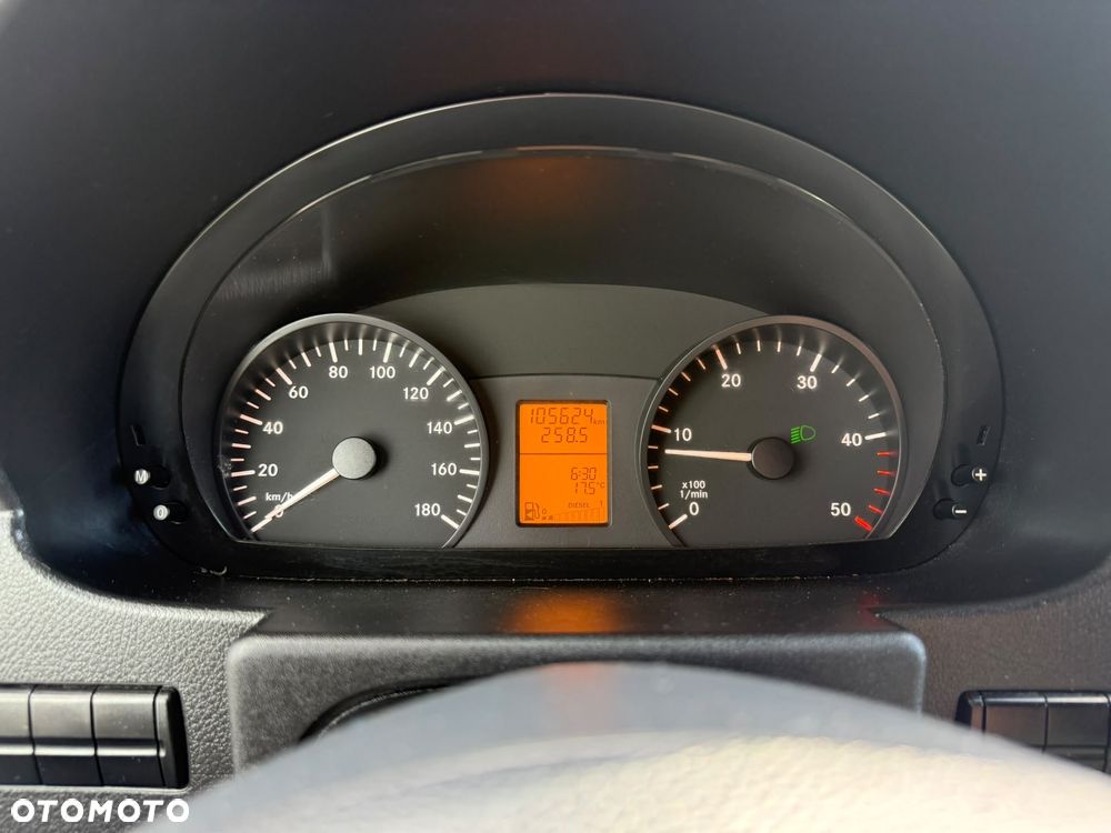 Mercedes-Benz Sprinter - 10