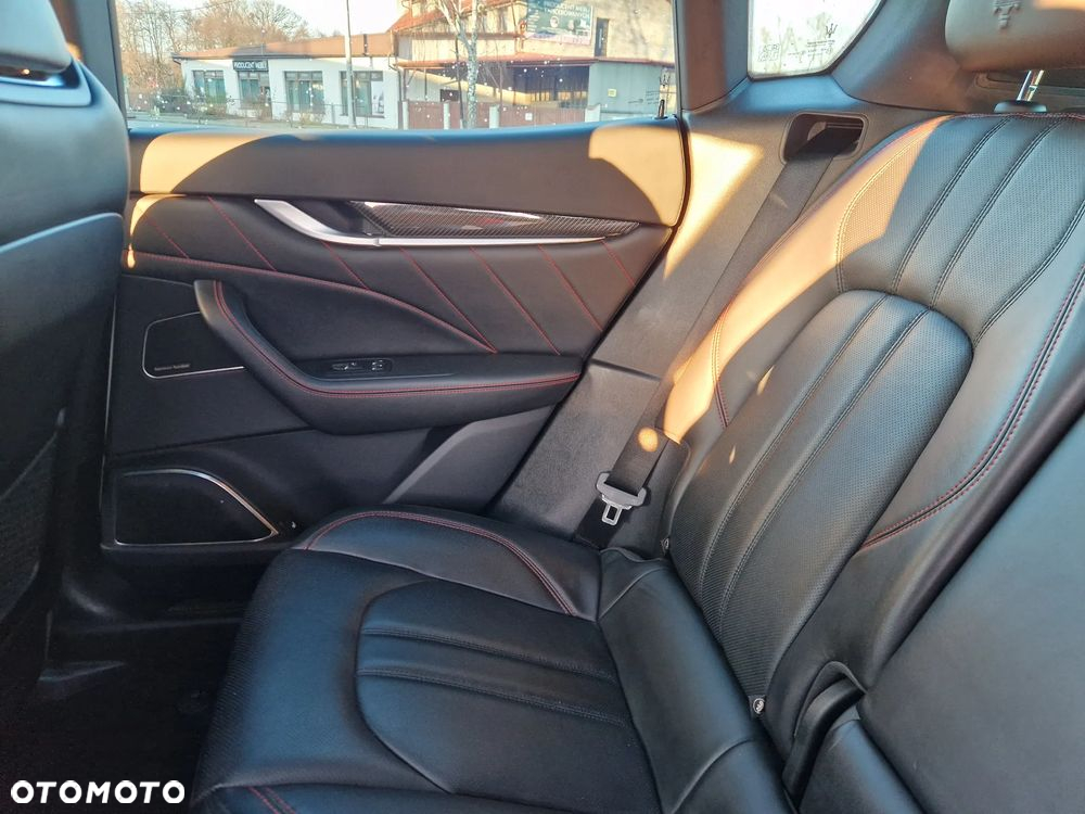 Maserati Levante S Q4 GranSport - 11