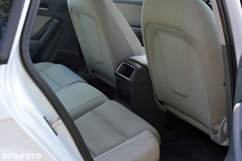 Audi A4 Limousine - 5