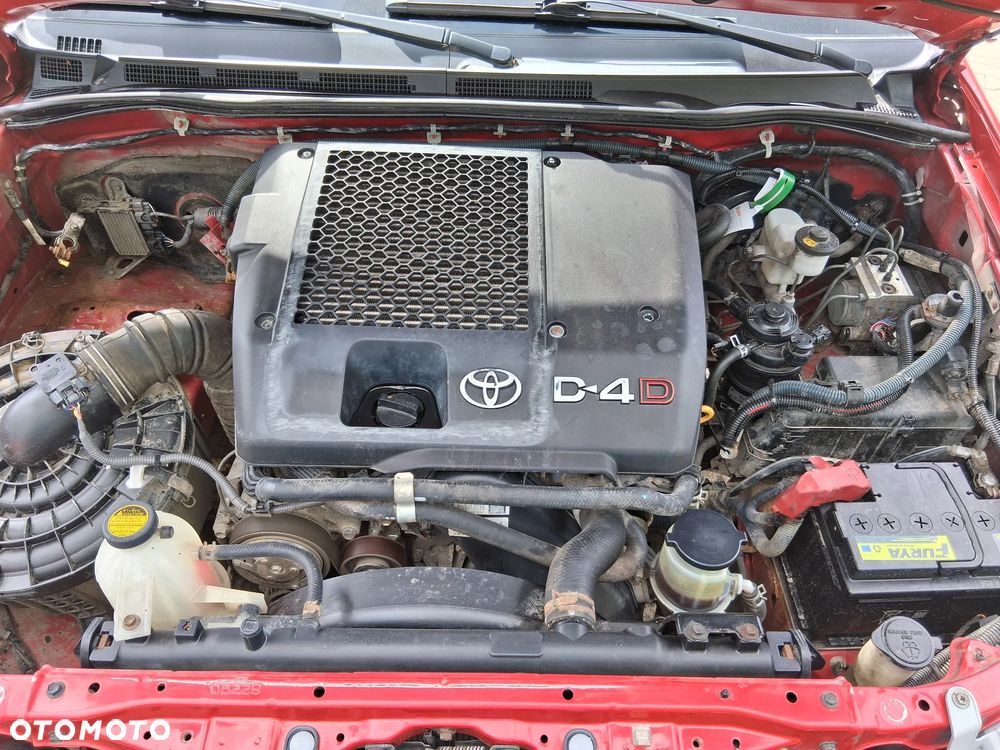 Toyota Hilux 2.5 D-4D DLX - 16