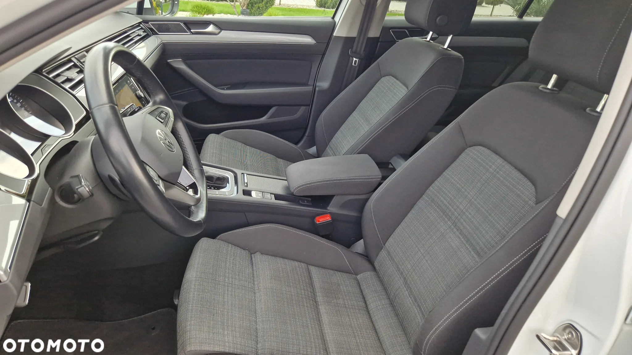 Volkswagen Passat Variant 2.0 TDI SCR DSG Business - 14