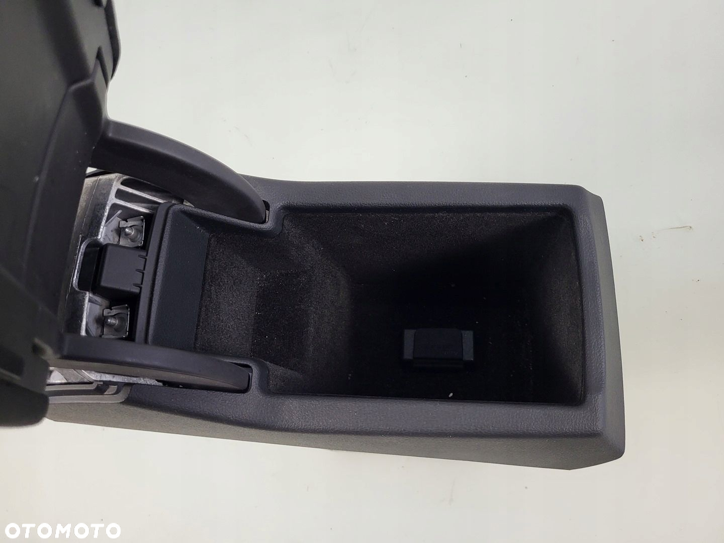 AUDI Q3 8U LIFT PODŁOKIETNIK SCHOWEK - 10