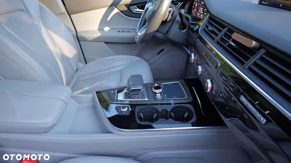 Audi Q7 - 16