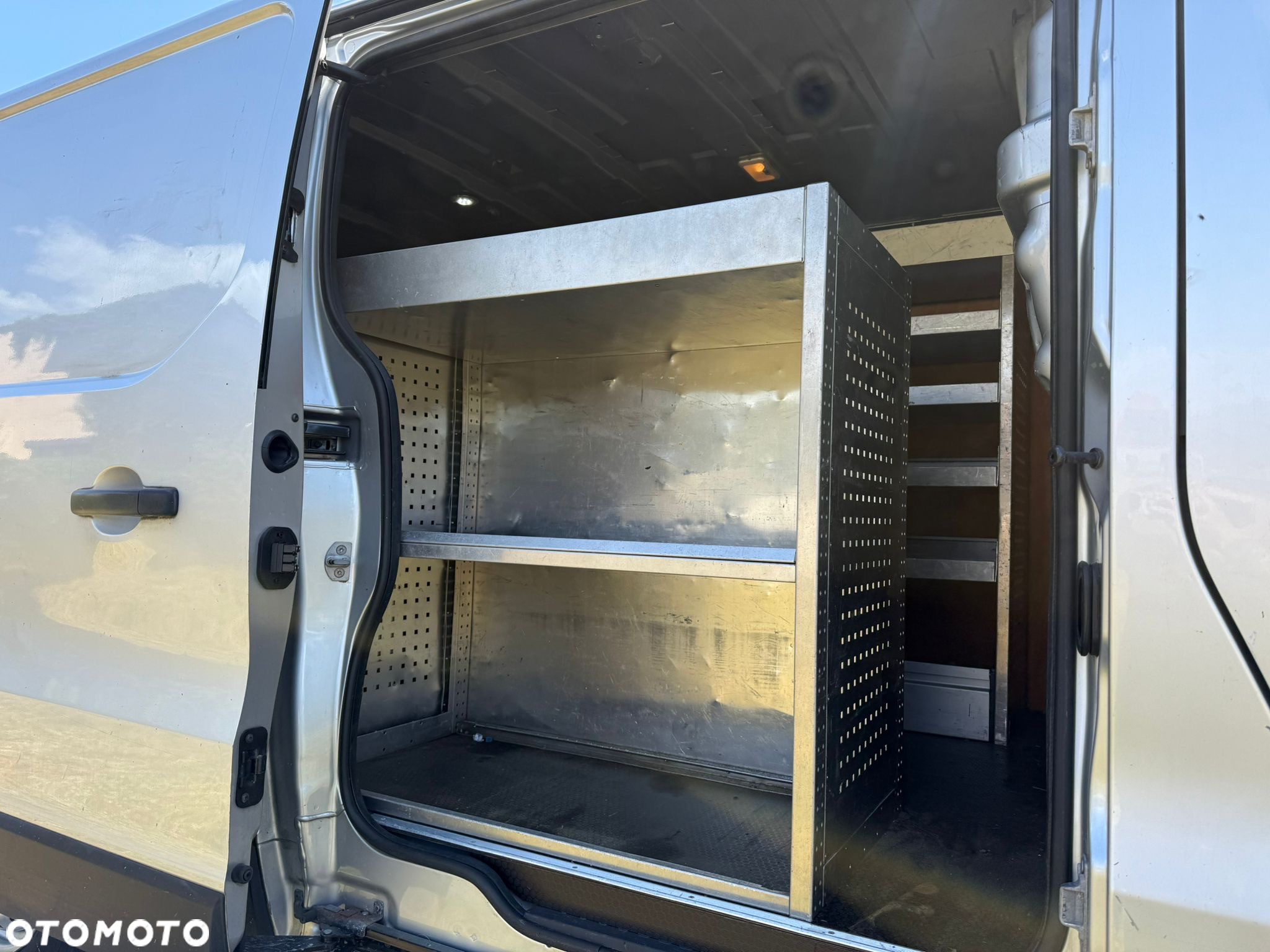 Opel Vivaro - 8