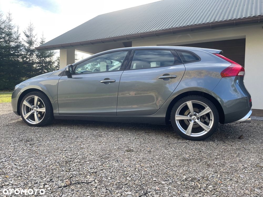 Volvo V40 D2 Drive-E Momentum - 9