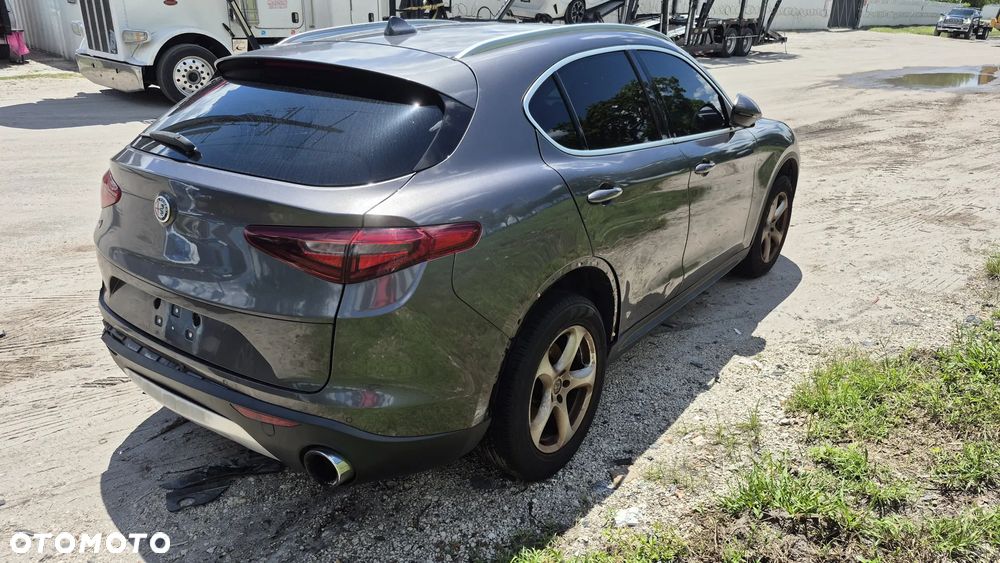 Alfa Romeo Stelvio 2.0 Turbo 16V AT8-Q4 Sprint - 16