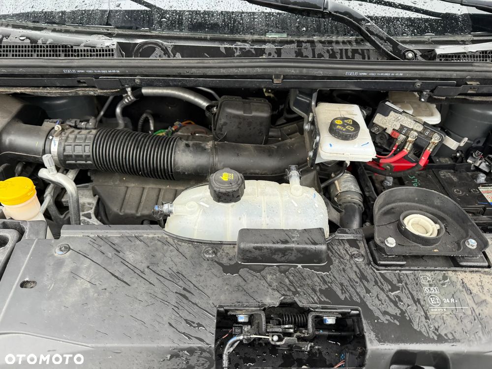 Renault Trafic 2.0 dCi - 18